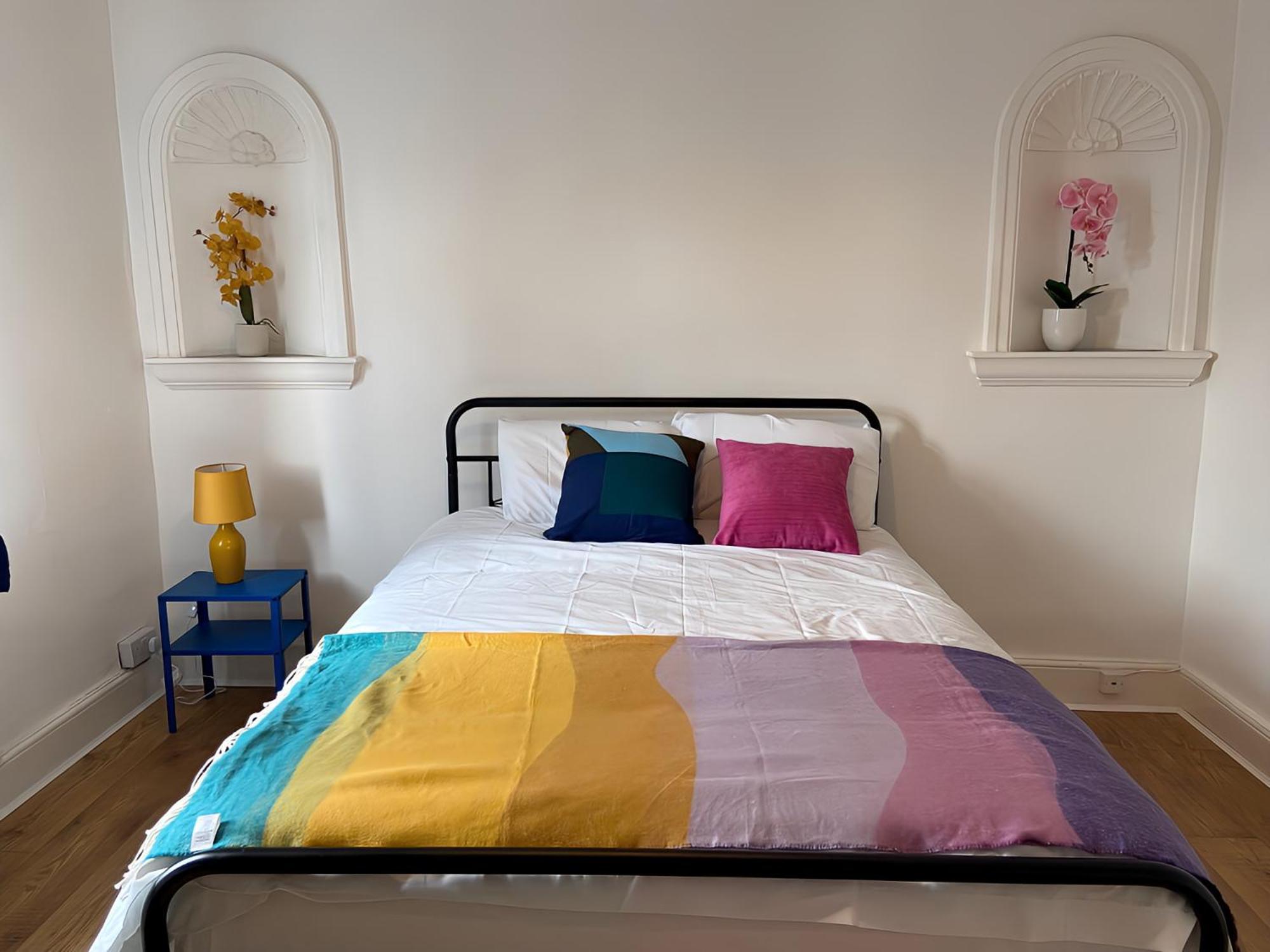 4-Bedroom Home - Perfect For Those Working In Bridgend - By Tailored Accommodation Extérieur photo